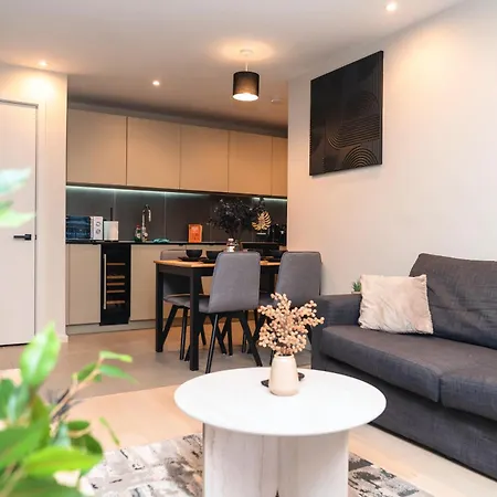 Stylish 2Bed Deansgate Apartment Balcony & City Views-3